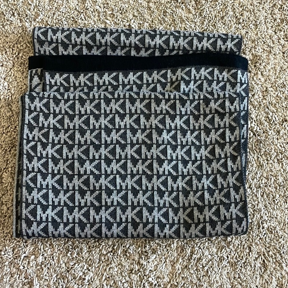 Michael Kors scarf